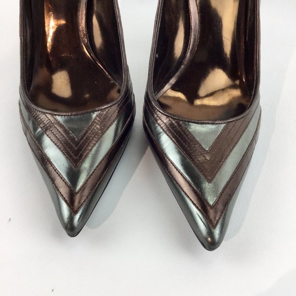 Carlos Santana two tone gunmetal Maria pump heels - Picture 3 of 6